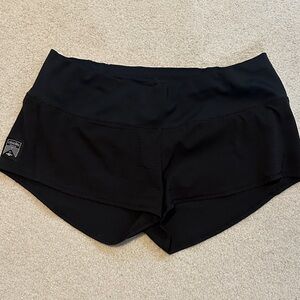 Oiselle sz 6 Black Mac Roga running shorts